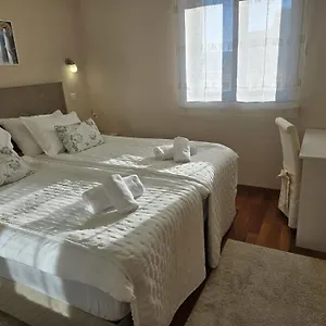 Apartment Luana With Private Jacuzzi, Zadar